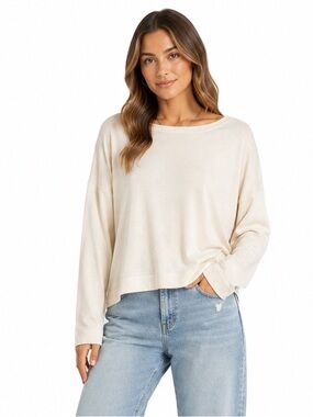 Peruvian Connection Cream Sweater Size Medium Boat Scoop Neck Long Sleeve Knit